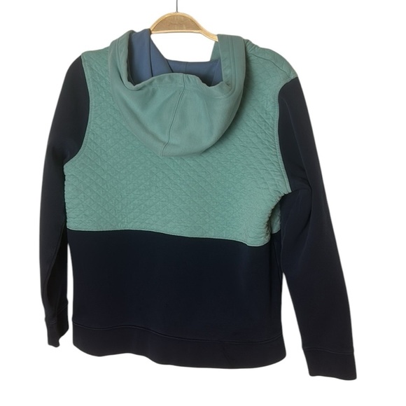 L.L.Bean Quilted colorblock Hoodie, sz Med , PTP 20” outdoorsy, pre owned - Picture 2 of 7